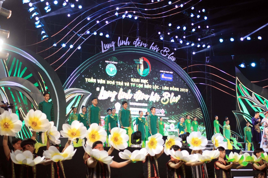 Lâm Đồng: Phát triển thương hiệu tơ lụa, hương trà Bảo Lộc vươn tầm thế giới lam dong phat trien thuong hieu to lua huong tra bao loc vuon tam the gioi