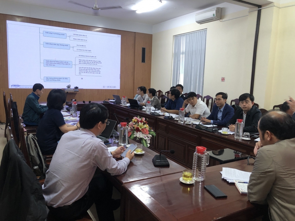 undefined 4911-vinh-hung