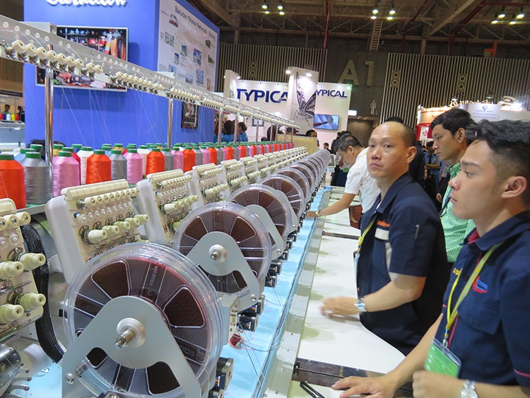 Chuỗi triển lãm quốc tế về  máy móc, thiết bị, nguyên phụ liệu dệt may - VTG 2018 chuoi trien lam quoc te ve may moc thiet bi nguyen phu lieu det may vtg 2018