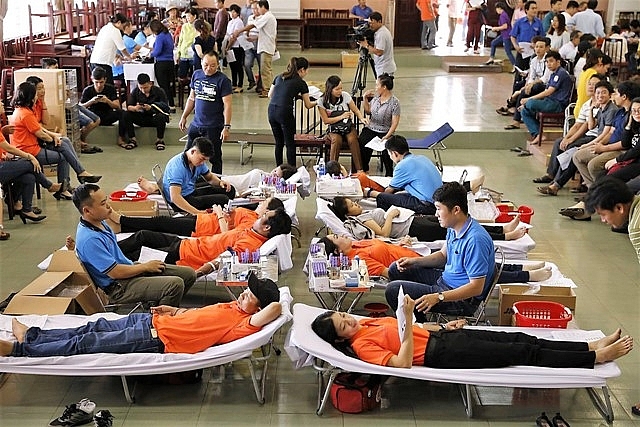 evnspc thu 1760 don vi mau trong tuan le hong