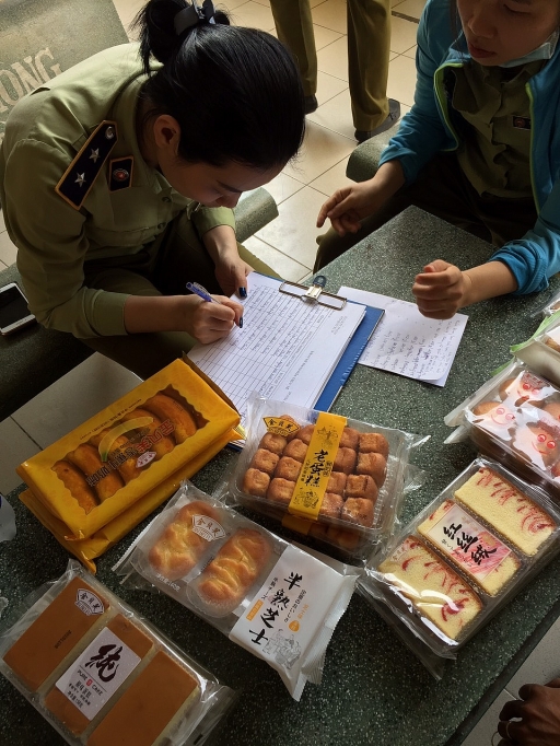 Phát hiện nhiều vụ sản xuất hàng giả, hàng nhái cuối năm hang gia hang nhai tan cong thi truong cuoi nam