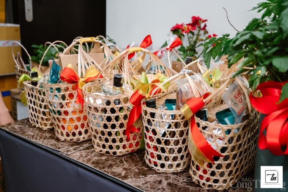 Người Sài Gòn mua sắm Tết theo xu hướng “ăn lấy thảo” Người Sài Gòn mua sắm Tết theo xu hướng “ăn lấy thảo”