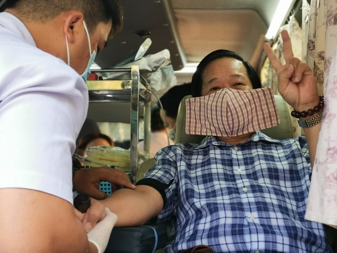 tong lanh su quan thai lan keu goi hien mau giua dich benh covid 19