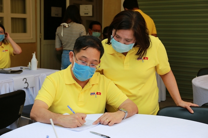 tong lanh su quan thai lan keu goi hien mau giua dich benh covid 19