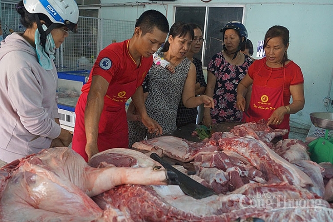Tạo chuỗi cung ứng hiện đại để bình ổn mặt hàng thịt heo co the xay ra mot cuoc khung hoang ve thit heo trong tuong lai gan