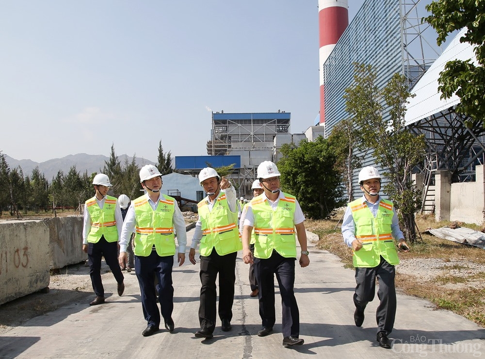 Đoàn giám sát của Ủy ban KHCN&MT kiểm tra Trung tâm Nhiệt điện Vĩnh Tân, Bình thuận