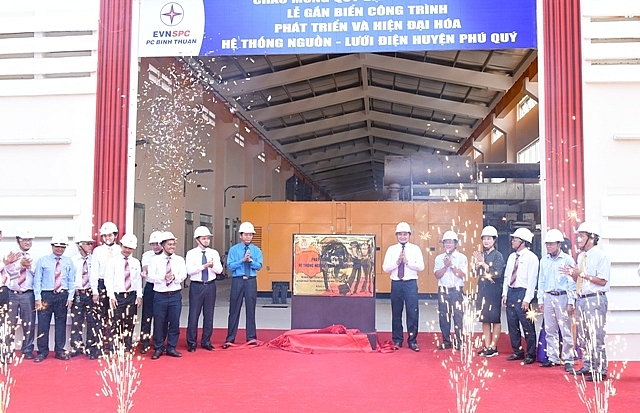 binh thuan dau tu nang cap mang luoi dien tren dao phu quy