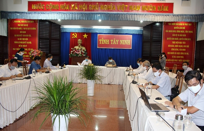 tay ninh quan chat bien gioi cung cap du hang hoa cho nguoi dan trong mua dich covid 19
