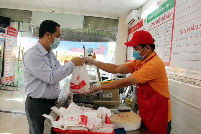 TP. Hồ Chí Minh: Giá thịt heo tại điểm bình ổn thấp hơn giá thị trường 5-10% tp ho chi minh gia thit heo tai diem binh on thap hon thi truong 5 10