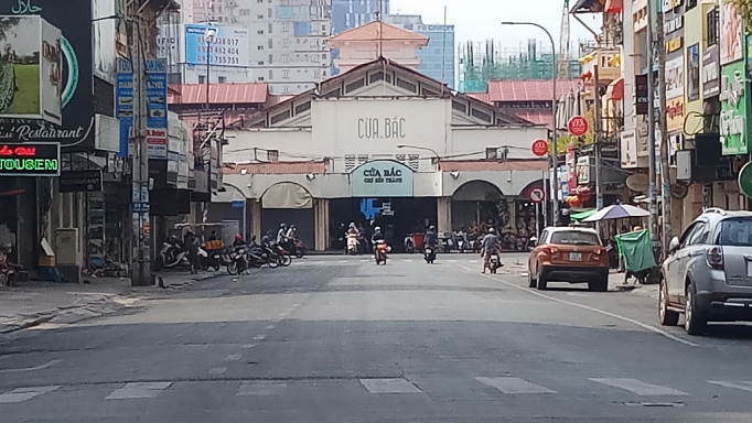 thanh pho sai gon vang lang trong nhung ngay gian cach xa hoi