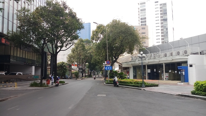 thanh pho sai gon vang lang trong nhung ngay gian cach xa hoi