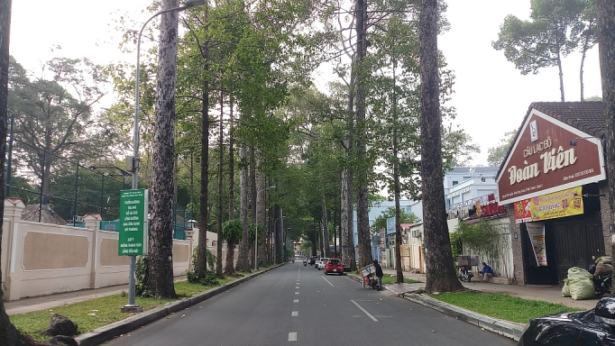 thanh pho sai gon vang lang trong nhung ngay gian cach xa hoi