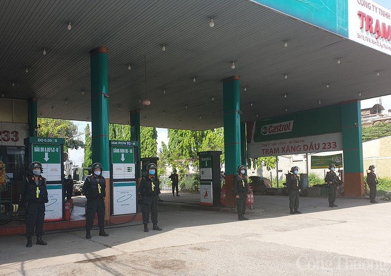 Công an tỉnh Đồng Nai bắt thêm một chủ doanh nghiệp liên quan đến chuyên án làm xăng giả Công an tỉnh Đồng Nai bắt thêm một chủ doanh nghiệp liên quan đến chuyên án làm xăng giả