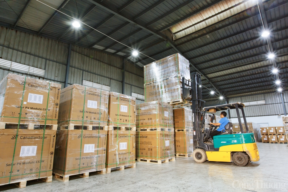 Dù chưa có giá FIT và dịch Covid- 19 phức tạp nhưng giá pin năng lượng mặt trời vẫn tăng cao kỷ lục