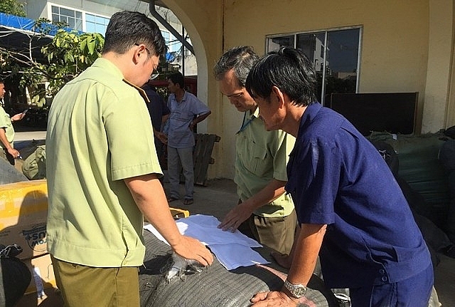 Cần xử lý nghiêm hàng hoá nhập lậu đội lốt hàng Việt Nam ha ng trung quo c do i lo t ha ng vie t nam dau chi co mo i mi nh asanzo