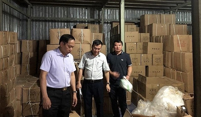 Phát hiện nhiều hàng hóa không rõ nguồn gốc trong 18 kho hàng tại TP. Hồ Chí Minh phat hien nhieu hang hoa khong ro nguon goc trong 18 kho hang tai tp ho chi minh