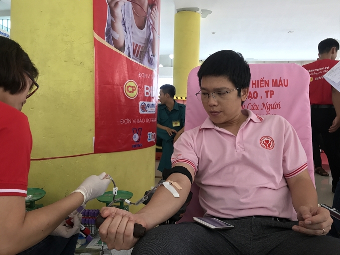 Gần 3.000 người tham gia hiến máu tại Ngày hội “Giọt hồng thành phố mang tên Bác” gan 3000 nguoi tham gia hien mau tai ngay hoi giot hong thanh pho mang ten bac