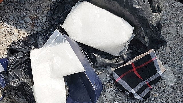 long an nhieu mat hang cam tiep tuc tham lau qua bien gioi