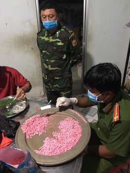 Long An: Triệt phá ổ nhóm tàng trữ hơn 10,3 kg ma túy và 5.993 viên nén nghi ma túy tổng hợp