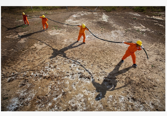 Nét đẹp đời thường của công nhân ngành điện qua những tấm ảnh đoạt giải net dep doi thuong cua cong nhan nganh dien qua nhung tam anh doat giai