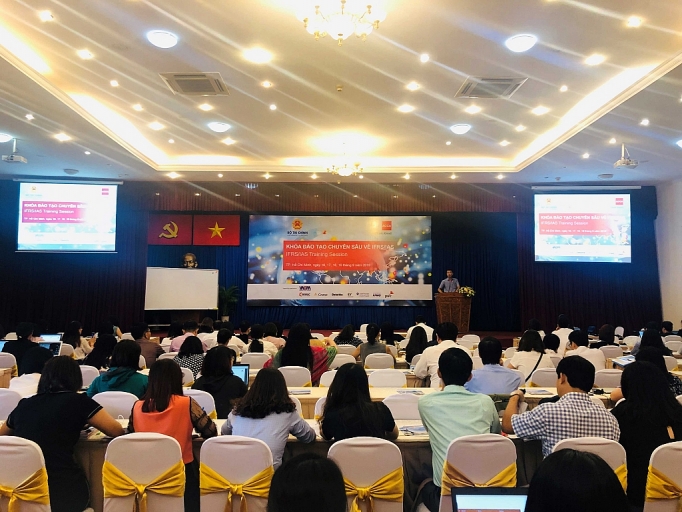 Bộ Tài chính tổ chức đào tạo chuyên sâu các chuẩn mực kế toán quốc tế hon 500 hoc vien tham gia cac khoa dao tao chuyen sau cac chuan muc ke toan quoc te