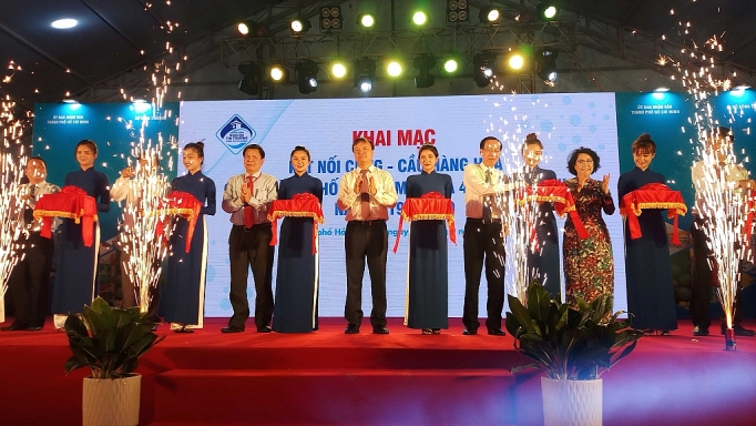 Hội nghị kết nối - cung cầu 2019: Doanh nghiệp "bắt tay" giúp hàng Việt lan tỏa hoi nghi ket noi cung cau 2019 doanh nghiep bat tay giup hang viet lan toa