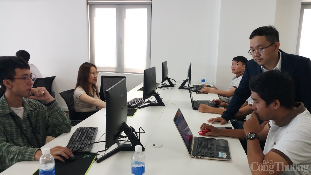 Việt Nam sẽ sản xuất máy bay không người lái dùng để phun thuốc trừ sâu Việt Nam sẽ sản xuất máy bay không người lái dùng để phun thuốc trừ sâu