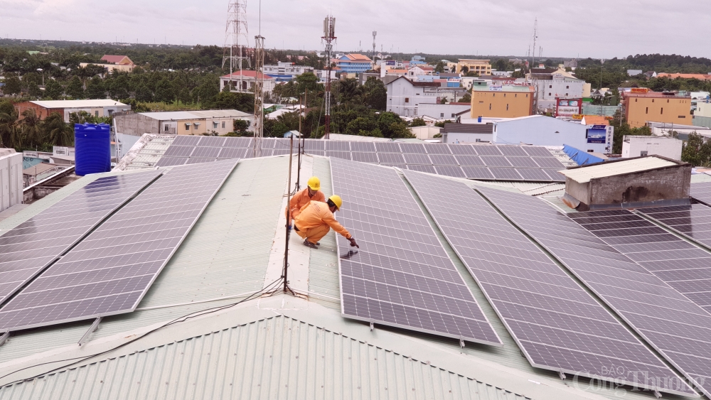 Điện mặt trời áp mái tiếp tục phát triển bất chấp dịch Covid   19