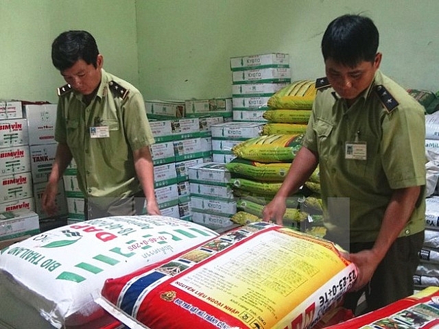 Long An: Cuối năm hàng hóa thẩm lậu sẽ gia tăng long an cuoi nam hang hoa tham lau se gia tang