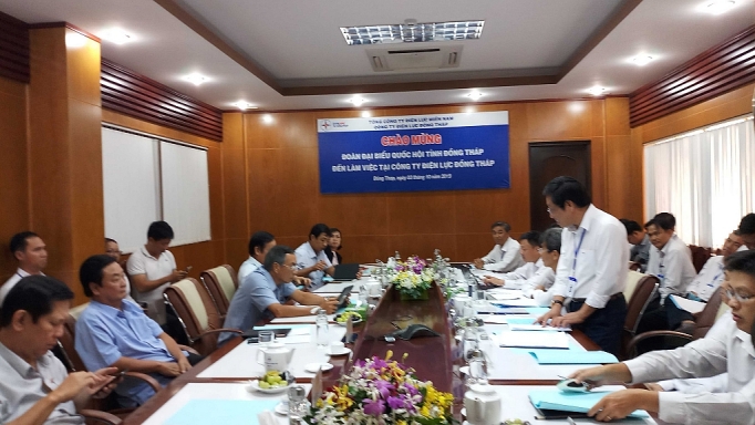 PC Đồng Tháp giải tỏa những bức xúc của khách hàng sử dụng điện pc dong thap giai toa nhung buc xuc cua khach hang su dung dien