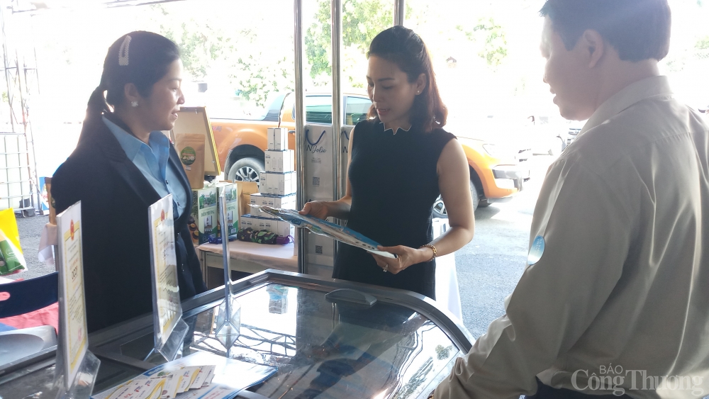 Kết nối - cung cầu thêm sức lan tỏa cho hàng Việt Kết nối cung cầu thêm sức lan tỏa cho hàng Việt