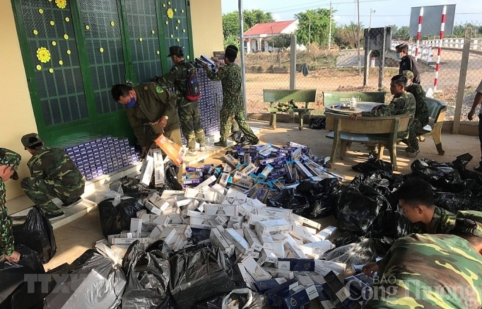 Buôn lậu trên địa bàn tỉnh Tây Ninh diễn biến còn rất phức tạp Buôn lậu trên địa bàn tỉnh Tây Ninh diễn biến còn rất phức tạp