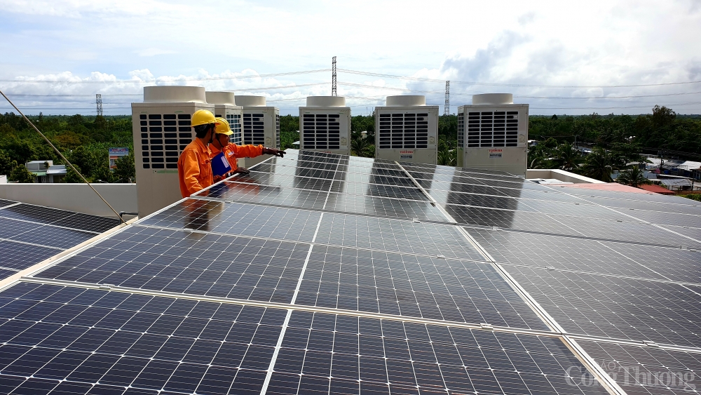 Điện mặt trời mái phát triển nóng tại phía Nam Điện mặt trời mái phát triển nóng tại phía Nam
