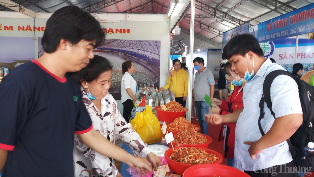 Sắp đến Tết kiểm soát chặt an toàn vệ sinh thực phẩm Sắp đến Tết kiểm soát chặt an toàn vệ sinh thực phẩm