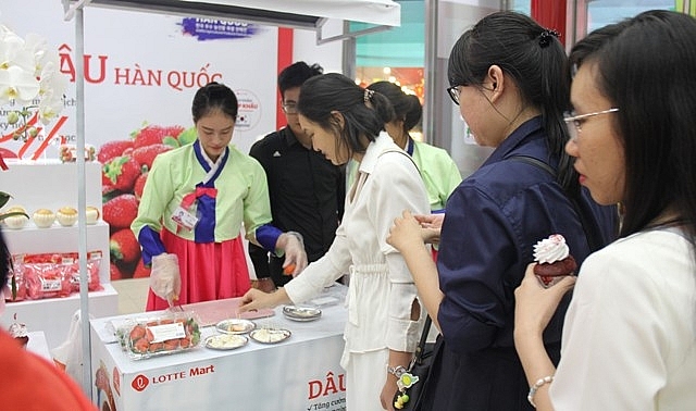 LOTTE Mart tổ chức lễ hội dâu tây Hàn Quốc lotte mart to chuc le hoi dau tay han quoc