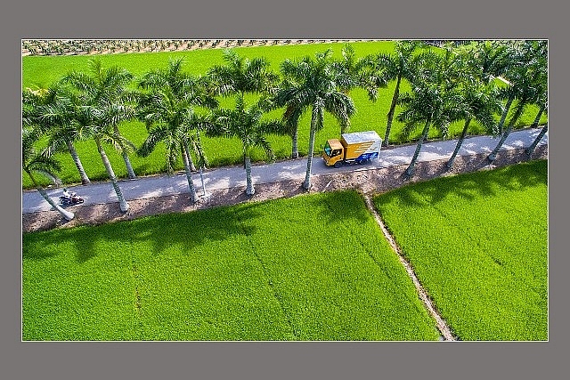 net dep nghe thuat ve logistics qua nhung goc anh du thi