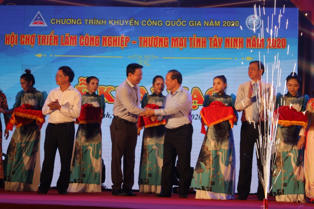 Hơn 150 doanh nghiệp tham gia Hội chợ triển lãm Công nghiệp - Thương mại Tây Ninh Hơn 150 doanh nghiệp tham gia Hội chợ triển lãm Công nghiệp Thương mại Tây Ninh