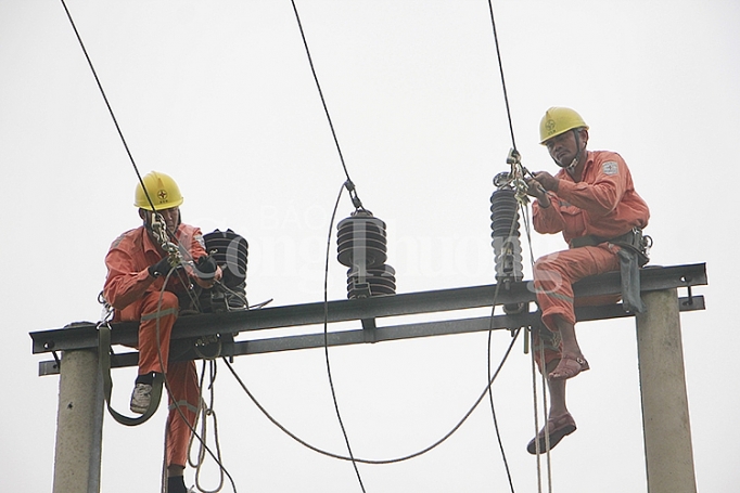 Ngành điện Hà Tĩnh phấn đấu giảm tổn thất điện năng dưới 8,30% nganh dien ha tinh nam 2010 phan dau thuc hien 1159 trieu kwh dien thuong pham
