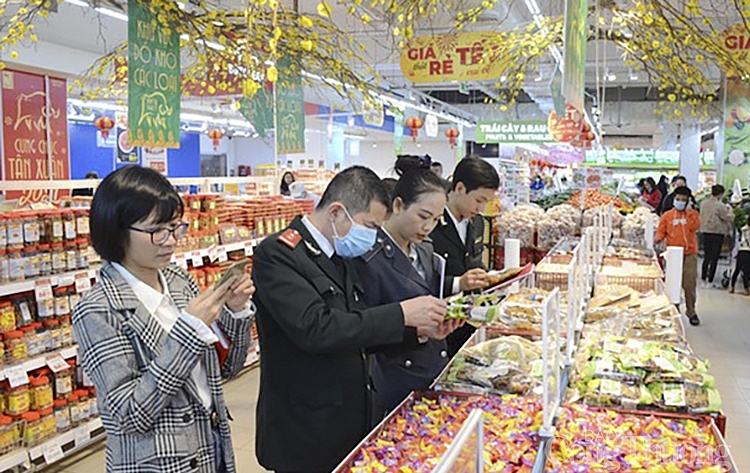 Nghệ An xử phạt 12 cơ sở vi phạm an toàn thực phẩm dịp Tết Nghệ An xử phạt 12 cơ sở vi phạm an toàn thực phẩm dịp Tết