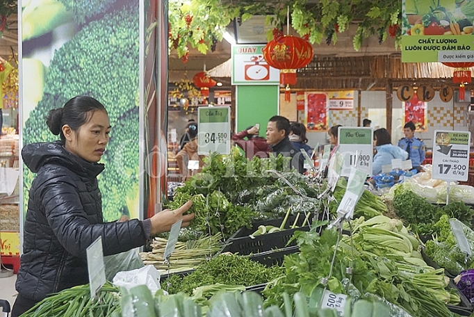 nghe an tong muc ban le hang hoa tang gan 195 trong 2 thang dau nam