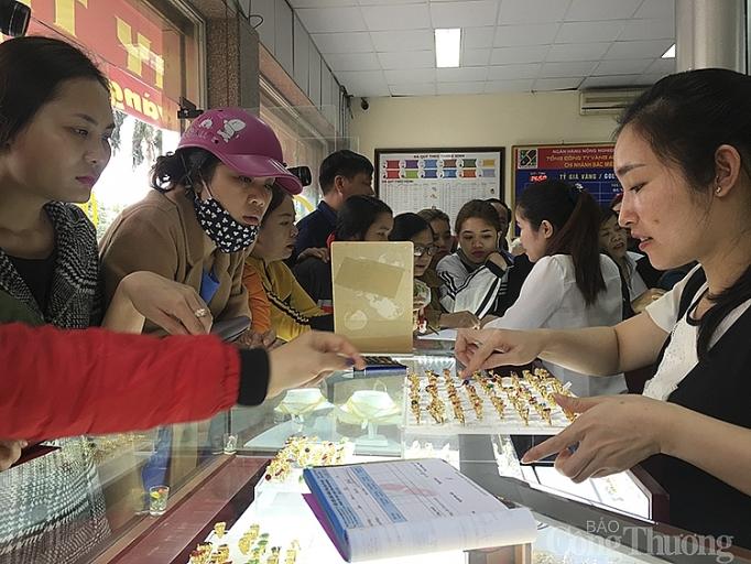 Nghệ An: Giá vàng giảm hơn 2 triệu đồng/lượng nghe an gia vang giam hon 2 trieu dongluong