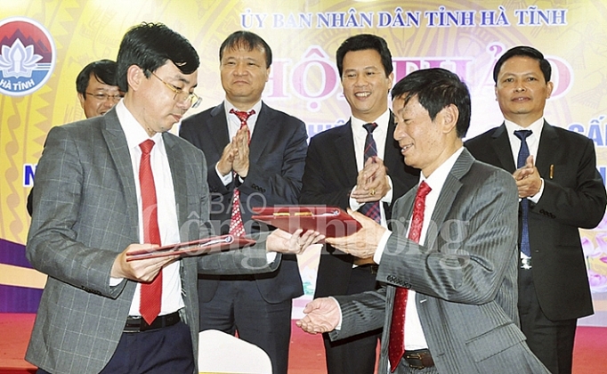 Hà Tĩnh: Ký kết gần 870 tỷ đồng đầu tư phát triển công nghiệp gang thép ha tinh ky ket gan 870 ty dong dau tu phat trien cong nghiep gang thep