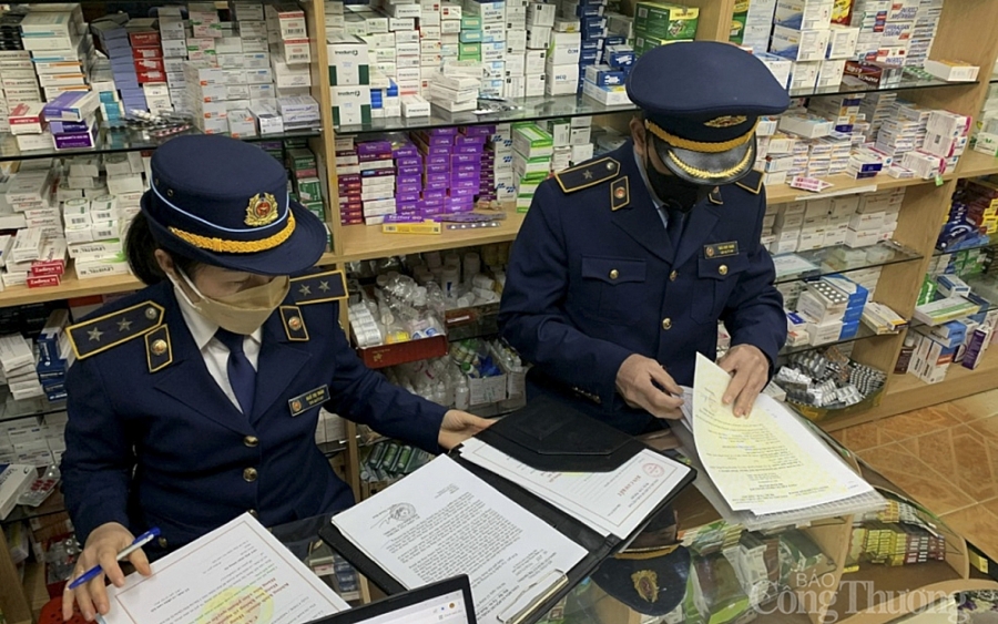 Nghệ An: Liên tiếp phát hiện, thu giữ lượng lớn kit test COVID-19 nhập lậu Nghệ An: Liên tiếp phát hiện, thu giữ lượng lớn kit test COVID-19 nhập lậu