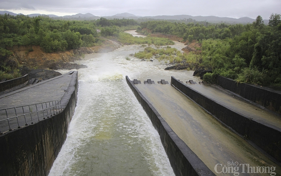 Nghệ An đầu tư thêm 2 dự án nhà máy điện mặt trời Nghệ An đầu tư thêm 2 dự án nhà máy điện mặt trời