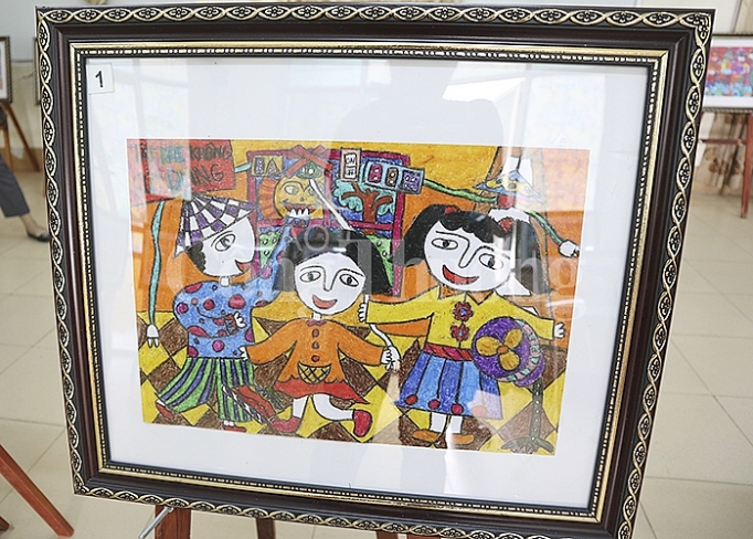 Hưởng ứng cuộc thi vẽ tranh - Thiếu nhi Việt Nam với an toàn trong sử dụng điện huong ung cuoc thi ve tranh thieu nhi viet nam voi an toan trong su dung dien