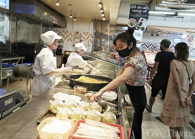 nghe an thuc pham che bien san tai cua hang sieu thi chieu long thuc khach