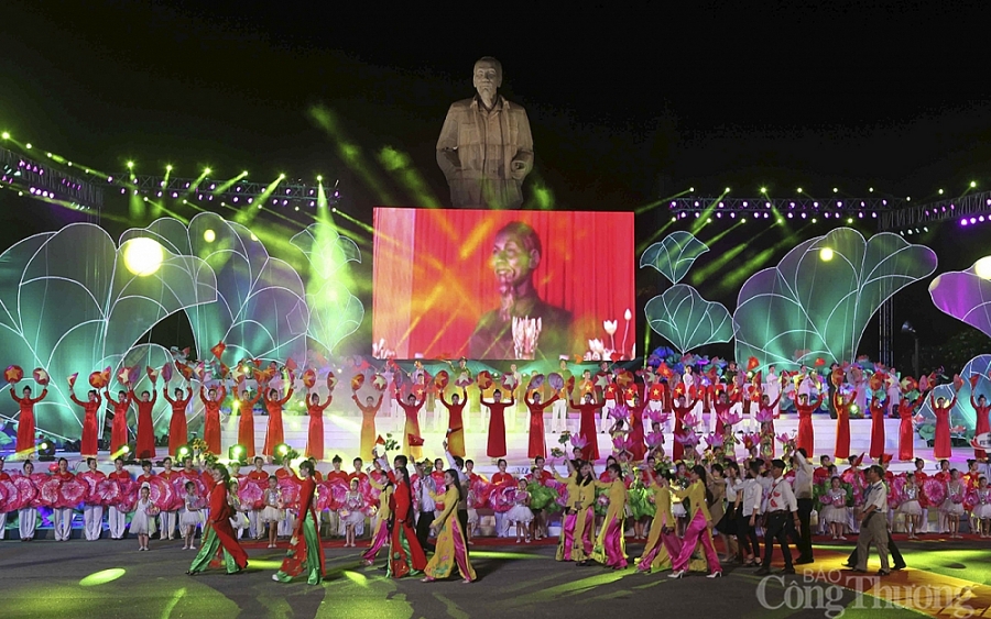 Lễ hội Làng Sen- Liên hoan Tuồng và Dân ca kịch toàn quốc sẽ diễn ra tại Nghệ An Lễ hội Làng Sen- Liên hoan Tuồng và Dân ca kịch toàn quốc sẽ diễn ra tại Nghệ An