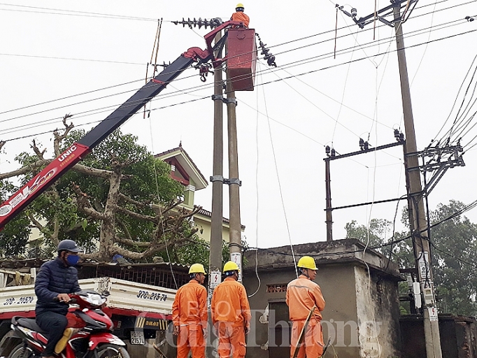 Nghệ An: Nắng nóng gay gắt diện rộng, tiêu thụ điện lập kỷ lục mới  nghe an nang nong gay gat dien rong tieu thu dien lap ky luc moi