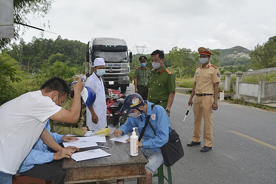 Nghệ An: Nỗ lực ngăn dịch 'tràn' vào các khu công nghiệp
