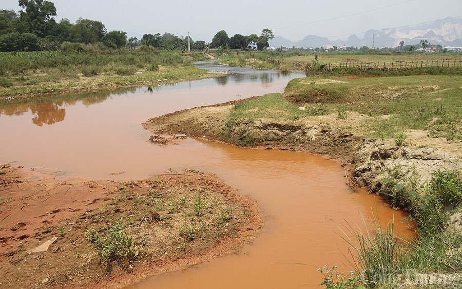 Bài 2: Nhiều chính sách bất cập từ khai thác khoáng sản Bài 2: Nhiều chính sách bất cập từ khai thác khoáng sản